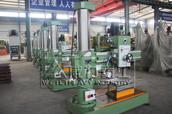 搖臂鉆床廠(chǎng)家車(chē)間現貨