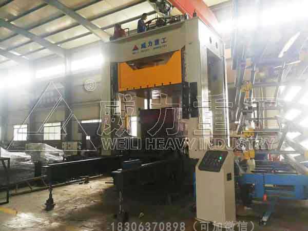 SMC玻璃消防沙箱模壓機使用哪種液壓機結構好？