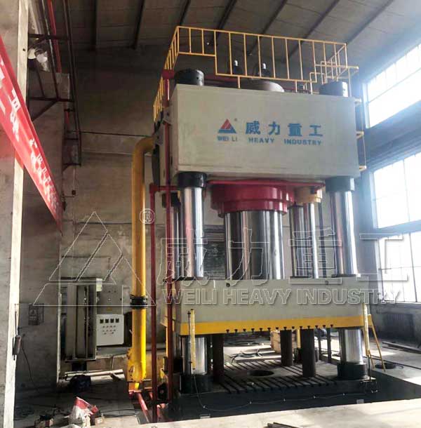 4000噸塔吊用配重鐵塊成型機設備控制系統優(yōu)勢