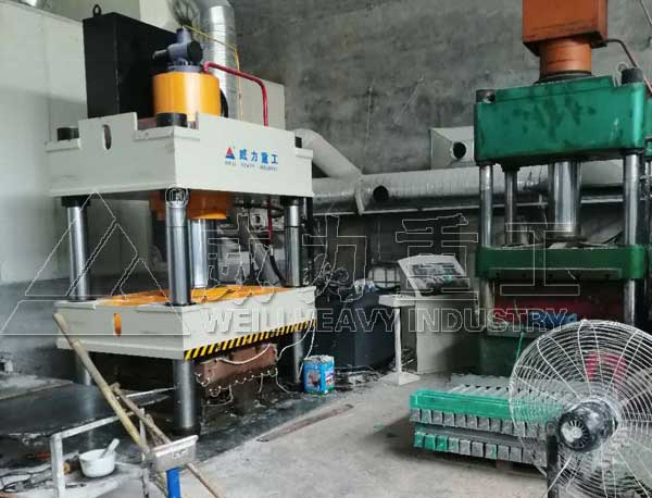 樹(shù)脂排水溝蓋板液壓機-315噸500噸630熱壓液壓機