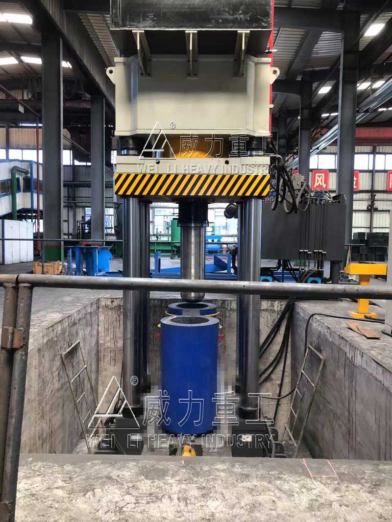 雙工位2000噸石墨坩堝液壓機